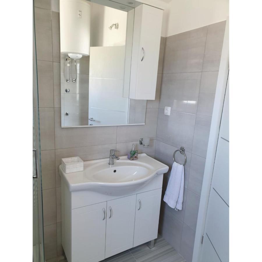 Apartment Mate4 Bibinje Luaran gambar
